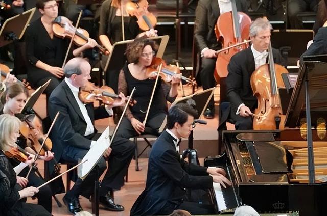 ����Ф����Ʒ����ɫ�ص㼰���༼�ɣ��ԡ���һ������������Ϊ��