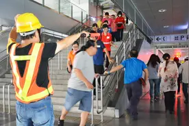 台湾民众问：万一发生战争怎么办？台湾当局说：扫二维码图片