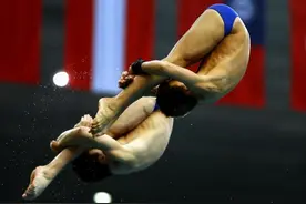 男跳水运动员的难言之隐：刮体毛是基本要求，泳裤太小容易被关注图片