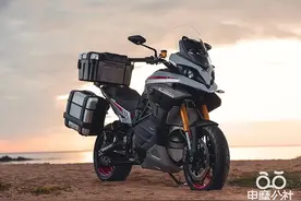 续航可达420km，大家期待的电动ADV来了图片