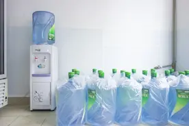 长期只喝烧开的自来水，不喝桶装水、矿泉水，最后真的会更长寿吗图片