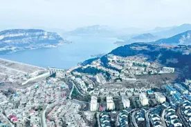 济南南部山区上千栋违建别墅“拆不动”，有证就不该拆除了吗？图片
