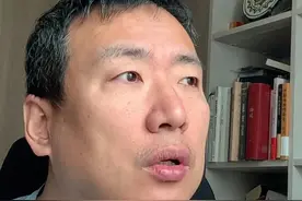 大V储殷解禁后现身：说网络失去理性，早看淡生死，直播卖课赚钱图片