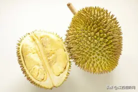 女子在超市偷一盒榴莲躲厕所吃完，工作人员：发现了榴莲盒和核图片