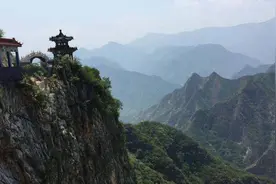 老人言：“一人不进庙，二人不看井，三人不抱树”你读懂了吗？图片