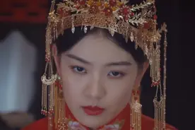 参演《中国机长》走红，如今凭《烽烟尽处》圈粉无数，雅玫太美了图片