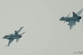 歼10CP和F16同框飞行？国产战机体型不小，唯二同时拥有中美战机图片