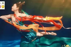 24小时播放量超5亿，48小时内19次热搜， 这段水下表演赢麻了！图片