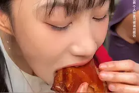 光天化日开黄腔！600万网红被杭州路人辱骂后，现官方评论区沦陷图片