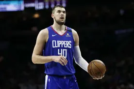 美媒列NBA现役中锋实力划分：庄神4档、卡佩拉3档，两人并列1档图片
