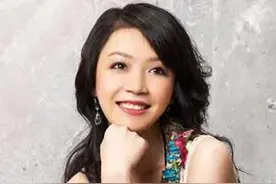 广东珠江台两个当红花旦主持人，真没想到原来是亲密无间的好闺蜜图片