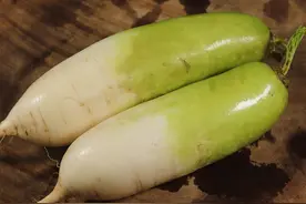 腌萝卜直接放盐就错了，教你一招，2小时就能吃，酸辣脆爽又开胃图片