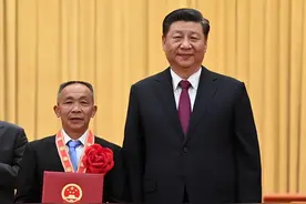 跟着总书记看中国｜毛相林：一定把下庄的希望之路筑好图片