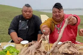 肚包肉恩克，体重暴涨脸色发黑步履蹒跚图片