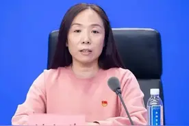 河南刘书记遗憾错过女儿成人礼，引起网友嘲讽，她发文回应了质疑图片