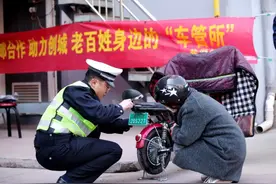 电动车迎来上牌“新规”，家门口就能办理，不用再跑腿，多地实施图片