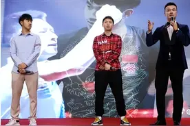 国乒世界冠军乒乓俱乐部开业，刘国梁力挺，队友：请客我带陈梦去图片