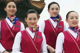 空姐岗位要研究生学历，郑强教授：培养研究生是去天上做服务员？图片
