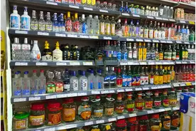 超市3大"倒霉酒"，全是100%纯粮佳酿，却因太便宜在货架上积灰图片