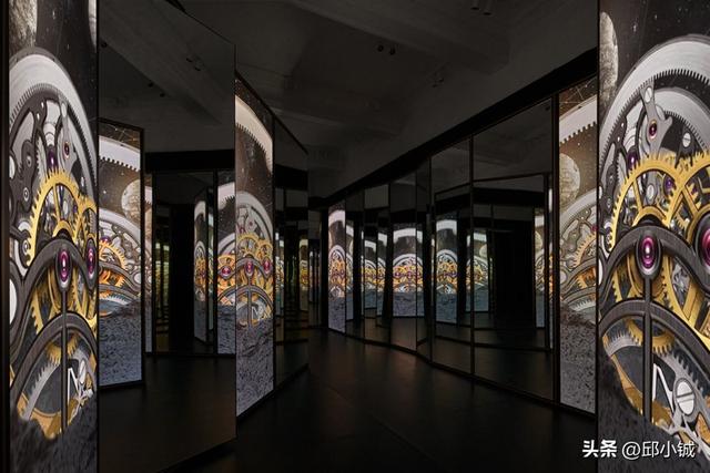 ���У���ʫ����268�ꡰ׿����Ⱥ���ļ��