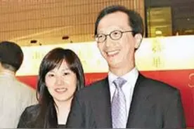 2002年，50岁香港“财神爷”娶24岁奥运冠军，婚后与其闺蜜传绯闻图片