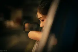 故事：村庄起火四男一女身亡，记者无意找到张照片，牵出背后真相图片