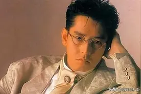她陪了郭富城29年，60多岁未婚，为郭富城的家庭忙前忙后图片