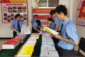 【三抓三促·铸忠诚警魂】党建观摩促提升 交流借鉴共奋进——正宁县人民检察院观摩学习正宁一中党建工作图片