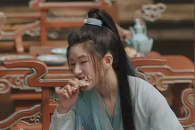 吃得越真，演技越稳！赵露思“啃猪蹄”戏，扯下多少演员遮羞布图片