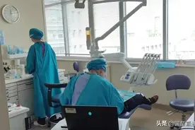 种植牙降价了，别乱选！图片