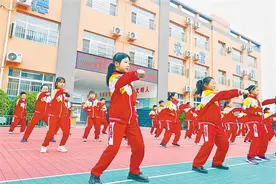 固安：传统武术进校园 激发课堂新活力图片