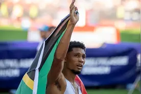 范尼凯克夺冠！400米大决战，0.05秒制胜，南非天王强势归来图片