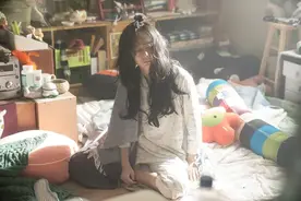 《黄色墙纸》下的女作家，是第一位被记入历史的产后抑郁症患者图片