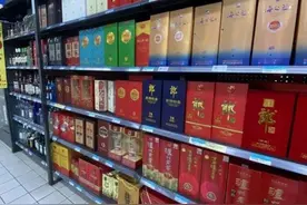 大润发4大“光瓶酒”，都是坚决不加1滴香精的纯酿，可惜卖不动图片