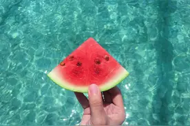 38条夏日氛围文案：柠檬般清新，可以写进作文的神仙句子图片