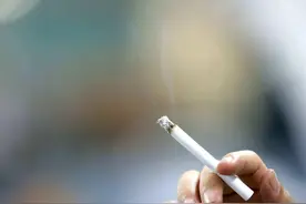 100个烟民中，有多少人会因吸烟患肺癌？或许答案与你想的不同图片