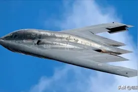 全球第一轰炸机美国B-2，单机造价24亿美元，服役近30年无人超越图片