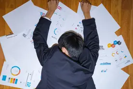 为什么说体制内不会因工作猝死图片