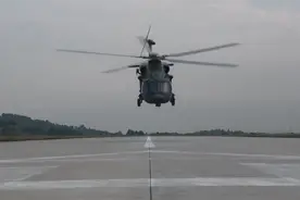 武警大秀新列装的直-20：国产涡轴-10动力强，新飞毕业一年就改装图片