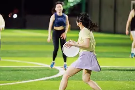 玩飞盘的女性败坏风俗？这场猎“媛”运动，还要持续多久图片