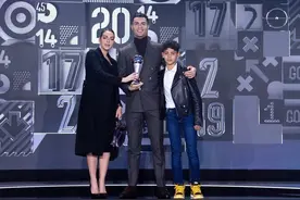 C罗好事将近，改口称乔治娜妻子，为C罗生3娃，球迷吐槽：像大妈图片