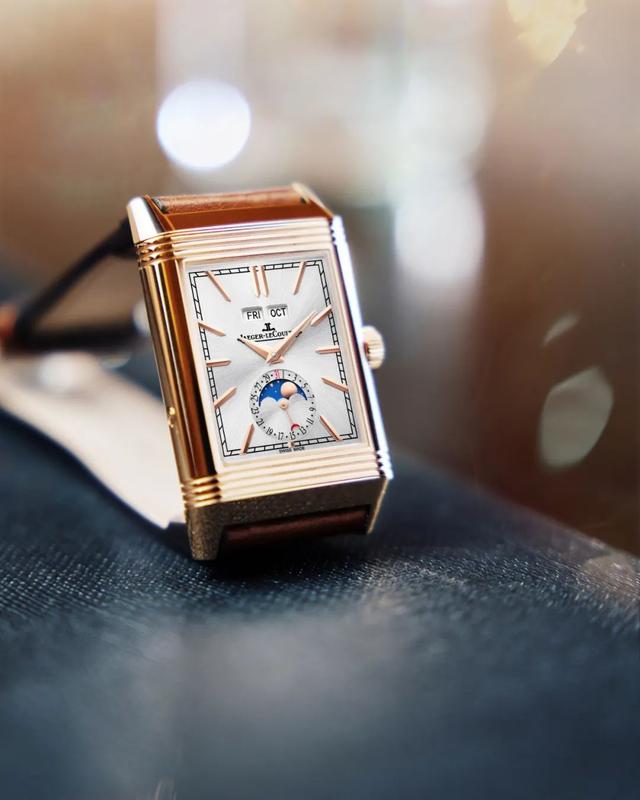 ���ҷ�ת�ļ�ֵ�����