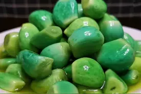 泡腊八蒜，只放醋不好吃，多加2样，碧绿爽脆，酸辣适口不烧心图片