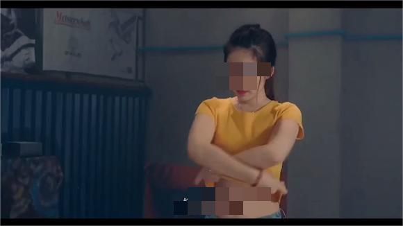北京一女子遭歹徒劫色，全程不反抗，反而还主动帮男子带上安全套
