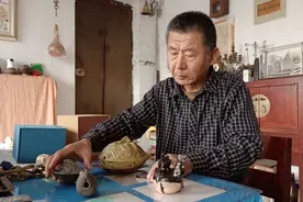【记录百姓故事】喜欢收藏哨子的人图片