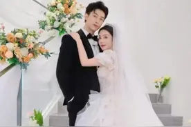 王一博组合队长周艺轩节目求婚女友，求婚前一天刻意激怒她，看呆陆虎图片