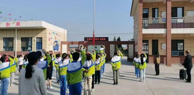 ϲӭ��ʮ�� ���������쾴�� | �������ٹ�ί��֯�����ȶӿ�չӭ����