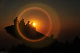 震撼人心的泰山日出图片