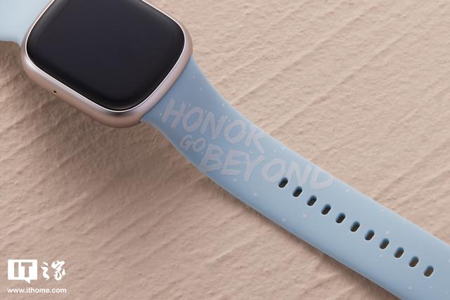 ��ҫ�ֱ� 4 ���飺��һ��˫����+����������+��999 Ԫ��= �����