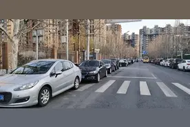 住宅小区停车费标准谁说了算？图片